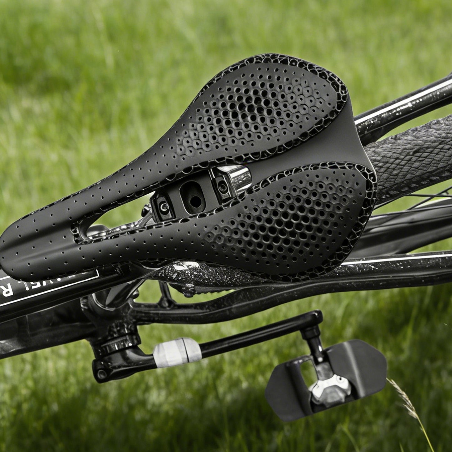 3D Printed Carbon Fiber Bike Saddle - Ultra Lightweight 165g, Ergonomic Comfort Seat for Road, MTB, BMX, XC & Gravel Bikes
